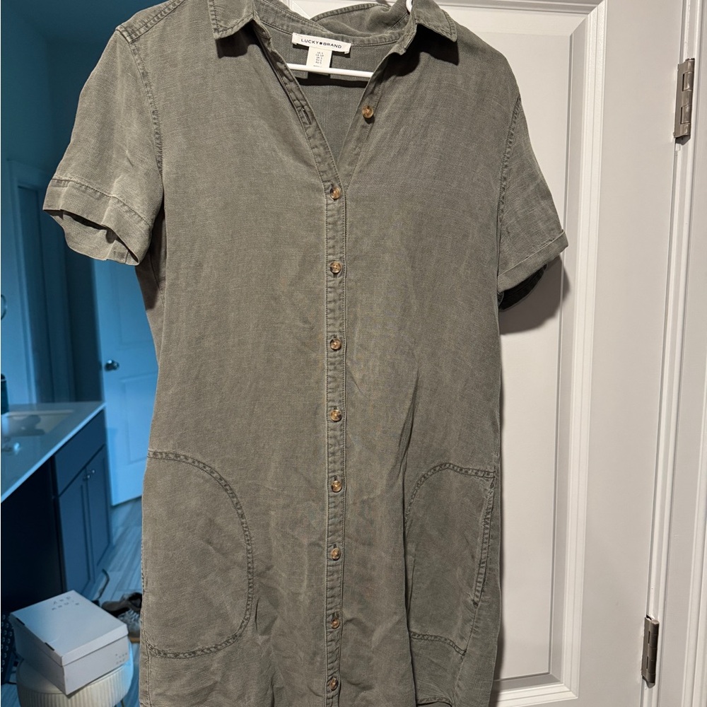 Casual Green Button-Up Dress